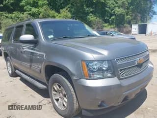 ✅ 2009 Chevrolet Suburban 2LT • VIN: 1GNFK26369R236993 • Lot: 42585311. Wystawiony na IAAI z przebiegiem 136 233 mil. Bezpłatny archiwum sprzedaży aukcyjnych z USA i szczegółowy raport historii pojazdu na DreamBid. Zdjęcie 1.