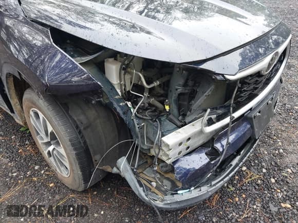 ✅ 2023 Toyota Highlander LE • VIN: 5TDKDRAH5PS020483 • Lot: 43413222. Listed on IAAI with 68,319 mi. Free auction sales archive from the USA and detailed vehicle history report at DreamBid. Image 6.