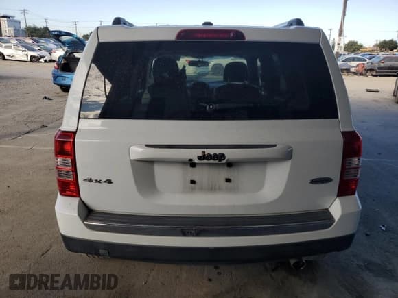 ✅ 2016 Jeep Patriot High Altitude • VIN: 1C4NJRFB2GD545359 • Lot: 82190715. Listed on Copart with 136,785 mi. Free auction sales archive from the USA and detailed vehicle history report at DreamBid. Image 6.