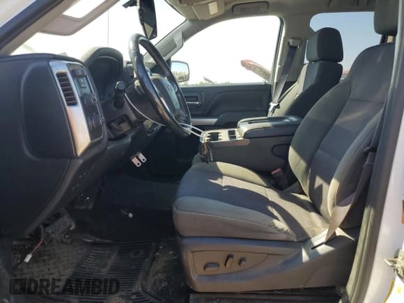 ✅ 2015 Chevrolet Silverado 2500HD LT • VIN: 1GC2KVEG6FZ142492 • Lot: 70559735. Wystawiony na Copart z przebiegiem 82 421 mil. Bezpłatny archiwum sprzedaży aukcyjnych z USA i szczegółowy raport historii pojazdu na DreamBid. Zdjęcie 7.