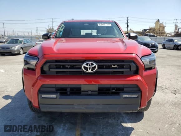 ✅ 2025 Toyota 4Runner SR5 • VIN: JTEVA5BR4S5016120 • Lot: 81069135. Wystawiony na Copart z przebiegiem 8 000 mil. Bezpłatny archiwum sprzedaży aukcyjnych z USA i szczegółowy raport historii pojazdu na DreamBid. Zdjęcie 5.