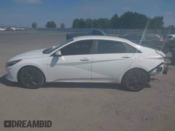✅ 2023 Hyundai Elantra SEL • VIN: 5NPLM4AG8PH112935 • Lot: 43342599. Listed on IAAI with 66,426 mi miles. Access the free auction sales archive from the USA and view a detailed vehicle history report at DreamBid. Image 15.