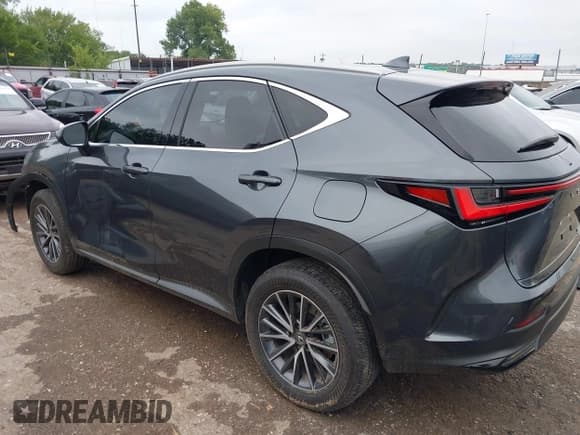 ✅ 2025 Lexus NX 350h Premium • VIN: JTJGKCEZ2S5035305 • Lot: 43083544. Wystawiony na IAAI z przebiegiem 9 577 mil. Bezpłatny archiwum sprzedaży aukcyjnych z USA i szczegółowy raport historii pojazdu na DreamBid. Zdjęcie 15.