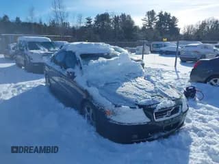 ✅ 2007 Volvo S60 2.5L Turbo • VIN: YV1RH592372624353 • Lot: 43833116. Wystawiony na IAAI z przebiegiem 240 276 mil. Bezpłatny archiwum sprzedaży aukcyjnych z USA i szczegółowy raport historii pojazdu na DreamBid. Zdjęcie 1.