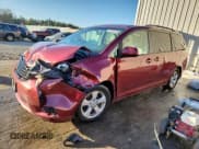 ✅ 2013 Toyota Sienna LE • VIN: 5TDKK3DC0DS289408 • Лот: 92216775. Опубликован ранее на Copart с пробегом 159 064 миль. Бесплатный доступ к архиву аукционных продаж из США и подробный отчёт об истории автомобиля на DreamBid. Изображение 1.