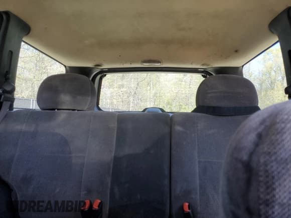 ✅ 2001 Jeep Grand Cherokee Laredo • VIN: 1J4GW48SX1C621136 • Lot: 53713195. Listed on Copart with 252,444 mi. Free auction sales archive from the USA and detailed vehicle history report at DreamBid. Image 10.