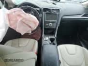 ✅ 2018 Ford Fusion Titanium • VIN: 3FA6P0D90JR247220 • Лот: 80492255. Опубликован ранее на Copart с пробегом Не указан. Бесплатный доступ к архиву аукционных продаж из США и подробный отчёт об истории автомобиля на DreamBid. Изображение 8.