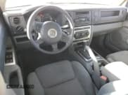 ✅ 2007 Jeep Commander Sport • VIN: 1J8HH48P57C680922 • Лот: 41823245. Опубликован ранее на Copart с пробегом 127 586 миль. Бесплатный доступ к архиву аукционных продаж из США и подробный отчёт об истории автомобиля на DreamBid. Изображение 8.