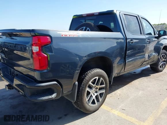 ✅ 2019 Chevrolet Silverado 1500 LT Trail Boss • VIN: 1GCPYFED1KZ366585 • Lot: 42853574. Wystawiony na IAAI z przebiegiem 102 469 mil. Bezpłatny archiwum sprzedaży aukcyjnych z USA i szczegółowy raport historii pojazdu na DreamBid. Zdjęcie 4.