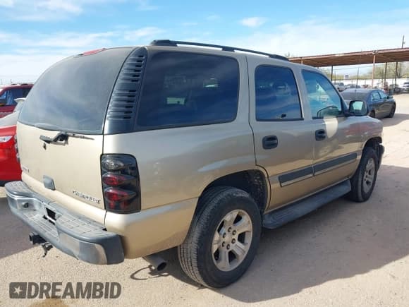 ✅ 2005 Chevrolet Tahoe LS • VIN: 1GNEC13V25R204089 • Lot: 41075336. Listed on IAAI with 164,937 mi. Free auction sales archive from the USA and detailed vehicle history report at DreamBid. Image 4.