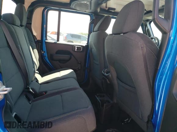 ✅ 2024 Jeep Gladiator Sport • VIN: 1C6JJTAG3RL123552 • Lot: 62649885. Wystawiony na Copart z przebiegiem 4 304 mil. Bezpłatny archiwum sprzedaży aukcyjnych z USA i szczegółowy raport historii pojazdu na DreamBid. Zdjęcie 10.