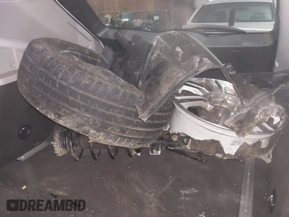 ✅ 2015 Cadillac SRX Luxury Collection • VIN: 3GYFNEE31FS568118 • Lot: 42331529. Wystawiony na IAAI z przebiegiem 114 914 mil. Bezpłatny archiwum sprzedaży aukcyjnych z USA i szczegółowy raport historii pojazdu na DreamBid. Zdjęcie 12.