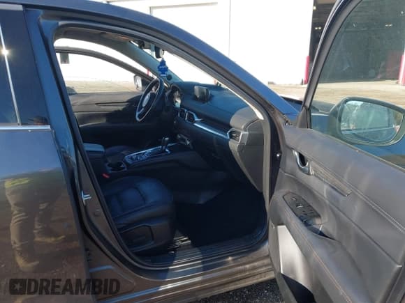 ✅ 2017 Mazda CX-5 Grand Touring • VIN: JM3KFBDL2H0151481 • Лот: 43452984. Опубликован ранее на IAAI с пробегом 119 413 миль. Бесплатный доступ к архиву аукционных продаж из США и подробный отчёт об истории автомобиля на DreamBid. Изображение 5.