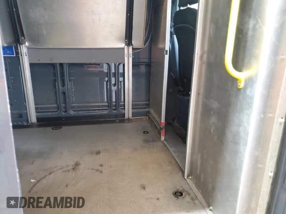 ✅ 2019 Mercedes-Benz Sprinter Cargo • VIN: WD4PF0CD9KP052593 • Lot: 56998355. Listed on Copart with 142,182 mi. Free auction sales archive from the USA and detailed vehicle history report at DreamBid. Image 11.