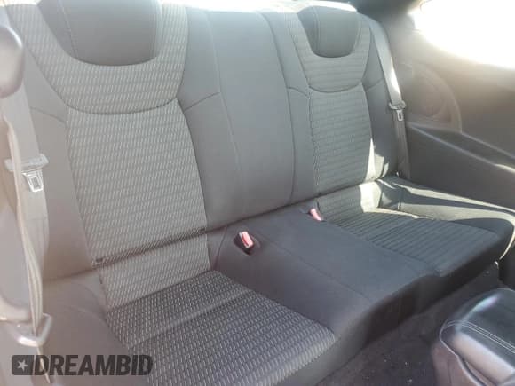 ✅ 2013 Hyundai Genesis Coupe 2.0T • VIN: KMHHT6KD4DU084167 • Lot: 60564035. Wystawiony na Copart z przebiegiem 177 235 mil. Bezpłatny archiwum sprzedaży aukcyjnych z USA i szczegółowy raport historii pojazdu na DreamBid. Zdjęcie 10.