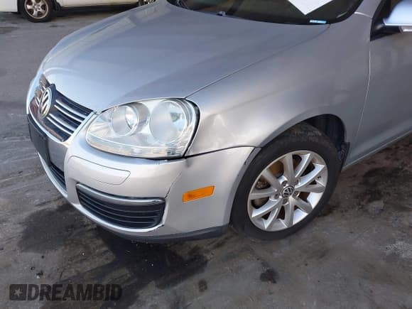 ✅ 2010 Volkswagen Jetta SE • VIN: 3VWRX7AJ9AM165284 • Lot: 43768798. Wystawiony na IAAI z przebiegiem 166 993 mil. Bezpłatny archiwum sprzedaży aukcyjnych z USA i szczegółowy raport historii pojazdu na DreamBid. Zdjęcie 6.