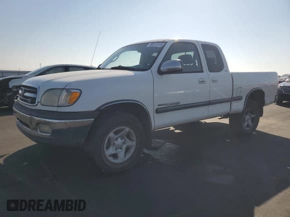 ✅ 2000 Toyota Tundra SR5 • VIN: 5TBRT3413YS024801 • Lot: 90615315. Wystawiony na Copart z przebiegiem 389 627 mil. Bezpłatny archiwum sprzedaży aukcyjnych z USA i szczegółowy raport historii pojazdu na DreamBid. Zdjęcie 1.
