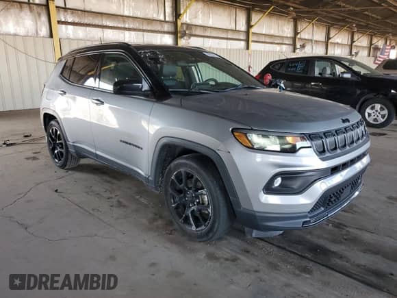 2022 Jeep Compass Altitude с VIN 3C4NJCBB0NT172770, выставлен на аукционе Copart как лот 86854725 с пробегом 42 147 миль миль и Списание • Salvage title. История ставок и продаж доступна на DreamBid. Изображение 4.