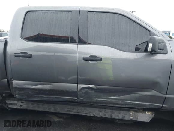 ✅ 2023 Ford F-150 Lightning Pro • VIN: 1FTVW1EL8PWG48559 • Лот: 41566599. Опубликован ранее на IAAI с пробегом 8 830 миль. Бесплатный доступ к архиву аукционных продаж из США и подробный отчёт об истории автомобиля на DreamBid. Изображение 13.