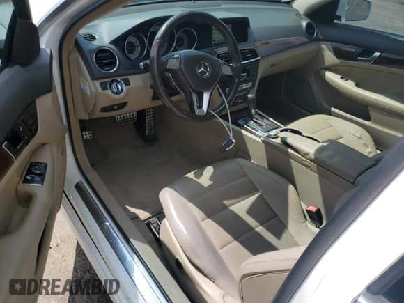 ✅ 2014 Mercedes-Benz C 250 • VIN: WDDGJ4HBXEG196428 • Lot: 69242415. Listed on Copart with 155,804 mi. Free auction sales archive from the USA and detailed vehicle history report at DreamBid. Image 8.