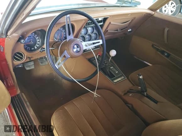 ✅ 1972 Chevrolet Corvette • VIN: 1Z37K2S501737 • Lot: 43789865. Wystawiony na Copart z przebiegiem 22 938 mil. Bezpłatny archiwum sprzedaży aukcyjnych z USA i szczegółowy raport historii pojazdu na DreamBid. Zdjęcie 8.