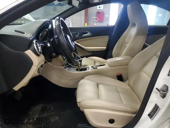 ✅ 2019 Mercedes-Benz CLA 250 • VIN: WDDSJ4GB4KN744944 • Лот: 57794705. Опубликован ранее на Copart с пробегом 55 231 миль. Бесплатный доступ к архиву аукционных продаж из США и подробный отчёт об истории автомобиля на DreamBid. Изображение 7.