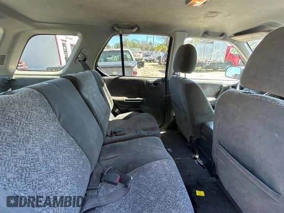 ✅ 2002 Isuzu Rodeo S • VIN: 4S2CK58W124324362 • Lot: 49668045. Wystawiony na Copart z przebiegiem Nie podano. Bezpłatny archiwum sprzedaży aukcyjnych z USA i szczegółowy raport historii pojazdu na DreamBid. Zdjęcie 6.