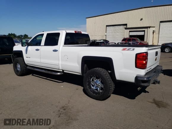✅ 2016 Chevrolet Silverado 2500HD LT • VIN: 1GC1KVE89GF221906 • Lot: 62914335. Wystawiony na Copart z przebiegiem 175 806 mil. Bezpłatny archiwum sprzedaży aukcyjnych z USA i szczegółowy raport historii pojazdu na DreamBid. Zdjęcie 2.