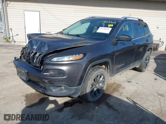 ✅ 2017 Jeep Cherokee 75th Anniversary Edition • VIN: 1C4PJMCB1HW568329 • Лот: 43530261. Опубликован ранее на IAAI с пробегом 111 410 миль. Бесплатный доступ к архиву аукционных продаж из США и подробный отчёт об истории автомобиля на DreamBid. Изображение 2.