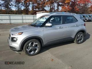 ✅ 2025 Hyundai Venue SEL • VIN: KMHRC8A36SU381124 • Лот: 91694535. Опубликован ранее на Copart с пробегом 12 853 миль. Бесплатный доступ к архиву аукционных продаж из США и подробный отчёт об истории автомобиля на DreamBid. Изображение 1.