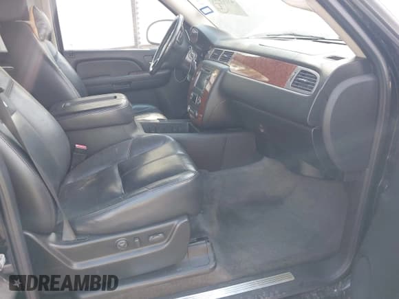 ✅ 2008 Chevrolet Suburban LTZ • VIN: 3GNFC16058G225852 • Лот: 43115717. Опубликован ранее на IAAI с пробегом 119 308 миль. Бесплатный доступ к архиву аукционных продаж из США и подробный отчёт об истории автомобиля на DreamBid. Изображение 5.