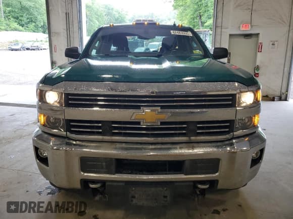 ✅ 2015 Chevrolet Silverado 2500HD LT • VIN: 1GC2KVEG1FZ129746 • Lot: 62483555. Wystawiony na Copart z przebiegiem 115 269 mil. Bezpłatny archiwum sprzedaży aukcyjnych z USA i szczegółowy raport historii pojazdu na DreamBid. Zdjęcie 5.