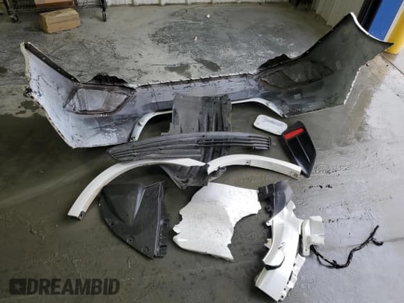 ✅ 2018 Honda Clarity Touring • VIN: JHMZC5F38JC009721 • Lot: 90234765. Listed on Copart with 82,221 mi. Free auction sales archive from the USA and detailed vehicle history report at DreamBid. Image 12.