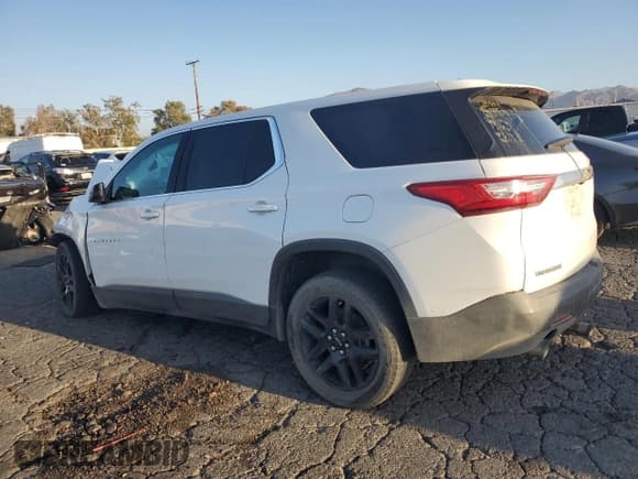 ✅ 2021 Chevrolet Traverse LS • VIN: 1GNERFKW1MJ175851 • Lot: 89685725. Wystawiony na Copart z przebiegiem 83 124 mil. Bezpłatny archiwum sprzedaży aukcyjnych z USA i szczegółowy raport historii pojazdu na DreamBid. Zdjęcie 2.