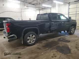 2021 Chevrolet Silverado 3500HD LTZ с VIN 1GC4YUEY6MF195556, выставлен на аукционе Copart как лот 42080565 с пробегом 137 185 миль миль и Списание • Salvage title. История ставок и продаж доступна на DreamBid. Изображение 3.