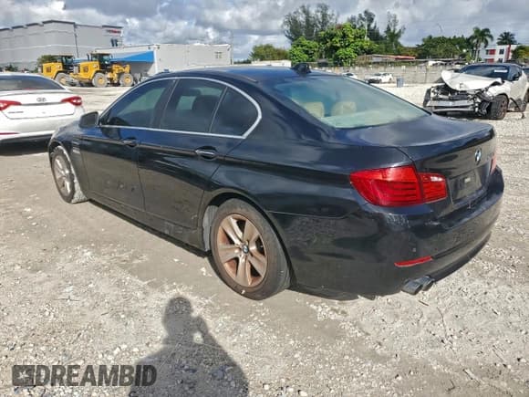 ✅ 2012 BMW 5 Series 528i • VIN: WBAXG5C51CC594063 • Lot: 94857995. Wystawiony na Copart z przebiegiem 139 921 mil. Bezpłatny archiwum sprzedaży aukcyjnych z USA i szczegółowy raport historii pojazdu na DreamBid. Zdjęcie 2.