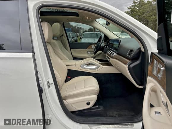 ✅ 2022 Mercedes-Benz GLE 350 • VIN: 4JGFB4JB5NA827405 • Лот: 94804155. Опубликован ранее на Copart с пробегом 83 701 миль. Бесплатный доступ к архиву аукционных продаж из США и подробный отчёт об истории автомобиля на DreamBid. Изображение 5.