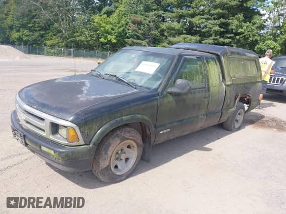 1997 Chevrolet S-10 LS with VIN 1GCCS19X6V8207725, listed as a IAAI auction lot 42969655 with 256,209 mi miles and . Bid and sale history available at DreamBid. Image 2.