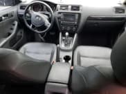 ✅ 2017 Volkswagen Jetta SEL • VIN: 3VWL17AJXHM265184 • Лот: 82380445. Опубликован ранее на Copart с пробегом 186 331 миль. Бесплатный доступ к архиву аукционных продаж из США и подробный отчёт об истории автомобиля на DreamBid. Изображение 8.