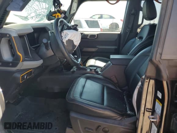 ✅ 2021 Ford Bronco • VIN: 1FMEE5DP0MLA89743 • Lot: 48851025. Wystawiony na Copart z przebiegiem 41 219 mil. Bezpłatny archiwum sprzedaży aukcyjnych z USA i szczegółowy raport historii pojazdu na DreamBid. Zdjęcie 7.