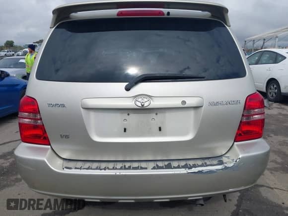 2001 Toyota Highlander z VIN JTEGF21A010014509, wystawiony jako IAAI lot #41512700 z przebiegiem 165 065 mil mil oraz . Historia ofert i sprzedaży dostępna na DreamBid. Obrazek 17.