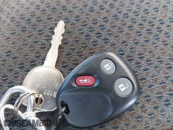 ✅ 2004 Chevrolet Silverado 1500 Z71 • VIN: 2GCEK13T141424177 • Lot: 43448148. Wystawiony na IAAI z przebiegiem 266 413 mil. Bezpłatny archiwum sprzedaży aukcyjnych z USA i szczegółowy raport historii pojazdu na DreamBid. Zdjęcie 11.