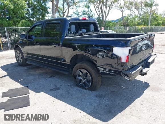 ✅ 2024 Ford F-150 Lightning Flash • VIN: 1FT6W3L71RWG32177 • Lot: 42513970. Listed on IAAI with 8,203 mi. Free auction sales archive from the USA and detailed vehicle history report at DreamBid. Image 3.