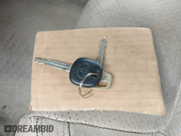 2002 Toyota Highlander z VIN JTEHF21A420053917, wystawiony jako IAAI lot #43263198 z przebiegiem 287 788 mil mil oraz . Historia ofert i sprzedaży dostępna na DreamBid. Obrazek 11.