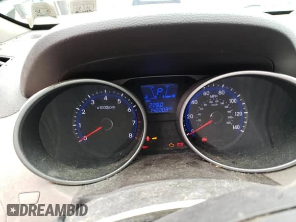 2015 Hyundai Tucson GLS z VIN KM8JT3AF1FU033974, wystawiony jako Copart lot #69831302 z przebiegiem 142 203 mil mil oraz . Historia ofert i sprzedaży dostępna na DreamBid. Obrazek 9.