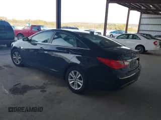 2013 Hyundai Sonata GLS z VIN 5NPEB4AC2DH794315, wystawiony jako IAAI lot #43615043 z przebiegiem 132 432 mil mil oraz . Historia ofert i sprzedaży dostępna na DreamBid. Obrazek 3.