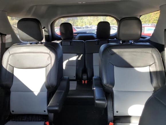 ✅ 2023 Ford Explorer XLT • VIN: 1FMSK8DH1PGB05676 • Lot: 84867035. Listed on Copart with 16,525 mi. Free auction sales archive from the USA and detailed vehicle history report at DreamBid. Image 10.