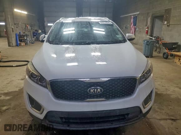 ✅ 2018 Kia Sorento LX • VIN: 5XYPG4A58JG361984 • Lot: 94314645. Wystawiony na Copart z przebiegiem 94 711 mil. Bezpłatny archiwum sprzedaży aukcyjnych z USA i szczegółowy raport historii pojazdu na DreamBid. Zdjęcie 5.