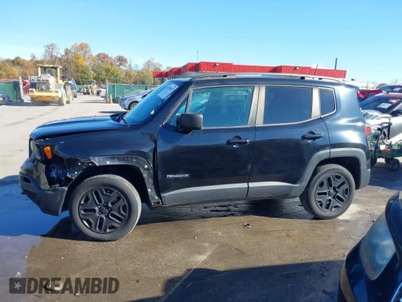 ✅ 2018 Jeep Renegade Upland • VIN: ZACCJBAB0JPH59507 • Lot: 43610633. Wystawiony na IAAI z przebiegiem 122 740 mil. Bezpłatny archiwum sprzedaży aukcyjnych z USA i szczegółowy raport historii pojazdu na DreamBid. Zdjęcie 14.