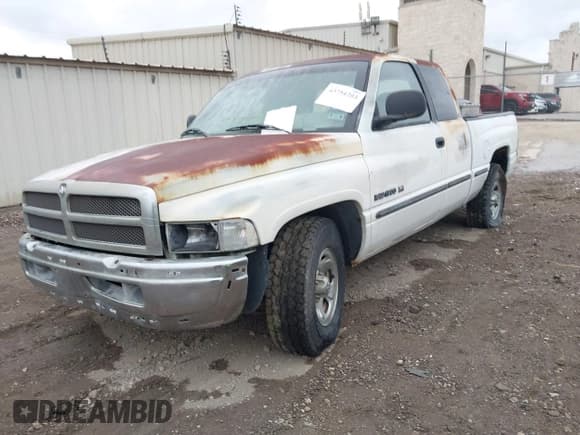 ✅ 1998 Dodge 1500 • VIN: 3B7HC12YXWM244960 • Lot: 43754203. Wystawiony na IAAI z przebiegiem 102 061 mil. Bezpłatny archiwum sprzedaży aukcyjnych z USA i szczegółowy raport historii pojazdu na DreamBid. Zdjęcie 16.